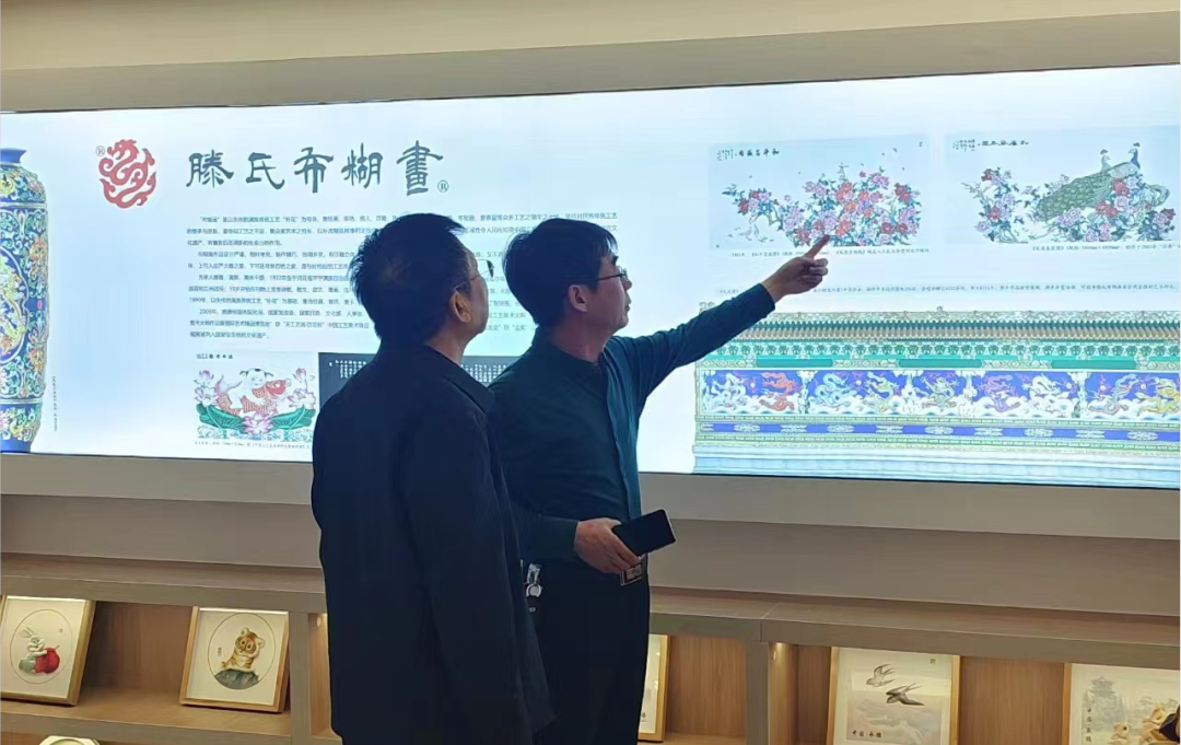 北京城建顺捷电子图文设计制作有限公司来学院参观考察