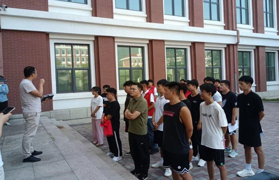 亮身份当先锋，争作为树形象