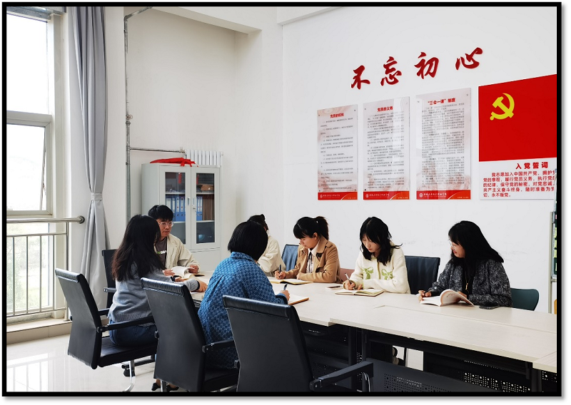 大学生党支部学习党的二十大精神照片.png